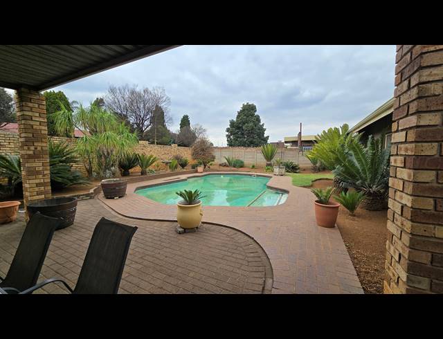 4 BEDROOM FREEHOLD FOR SALE IN ALBEMARLE